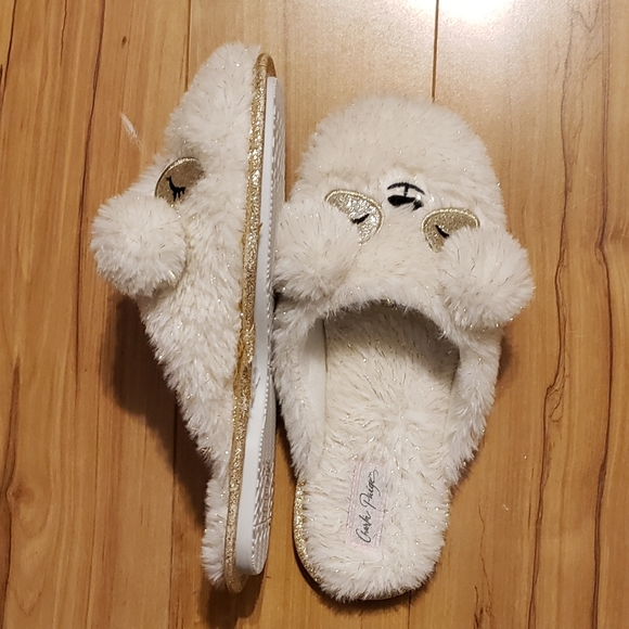 CHARLIE PAIGE SLIPPERS SIZE S COLOR BEIGE W/ GOLD BEAR FACE AND POM POM EARS - Picture 3 of 9